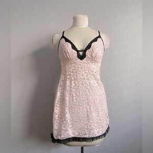 🪦 Secret treasures Pink/Black mesh slip Size Small